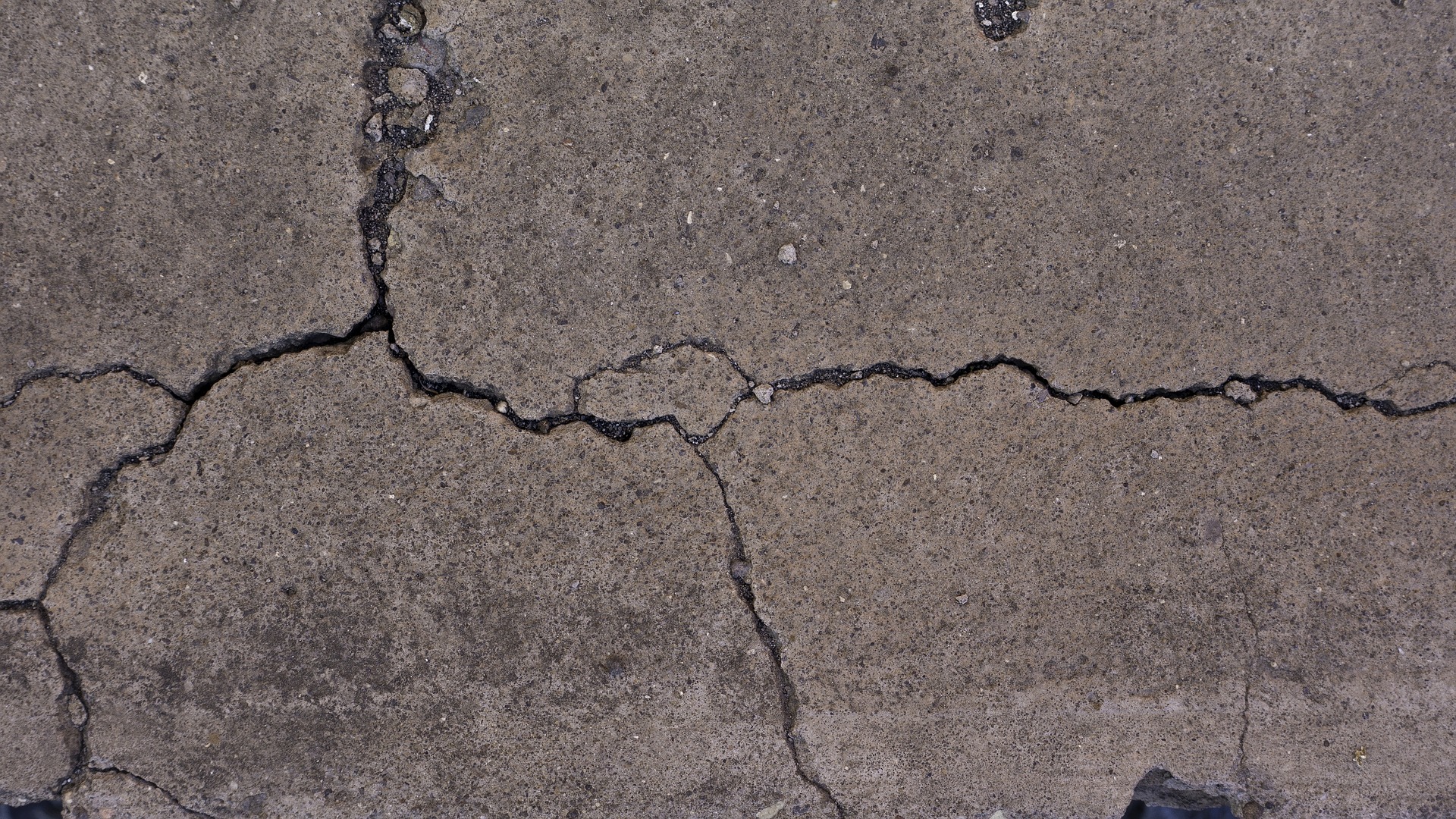 Pavement Maintenance: Crack Filling and Sealcoating